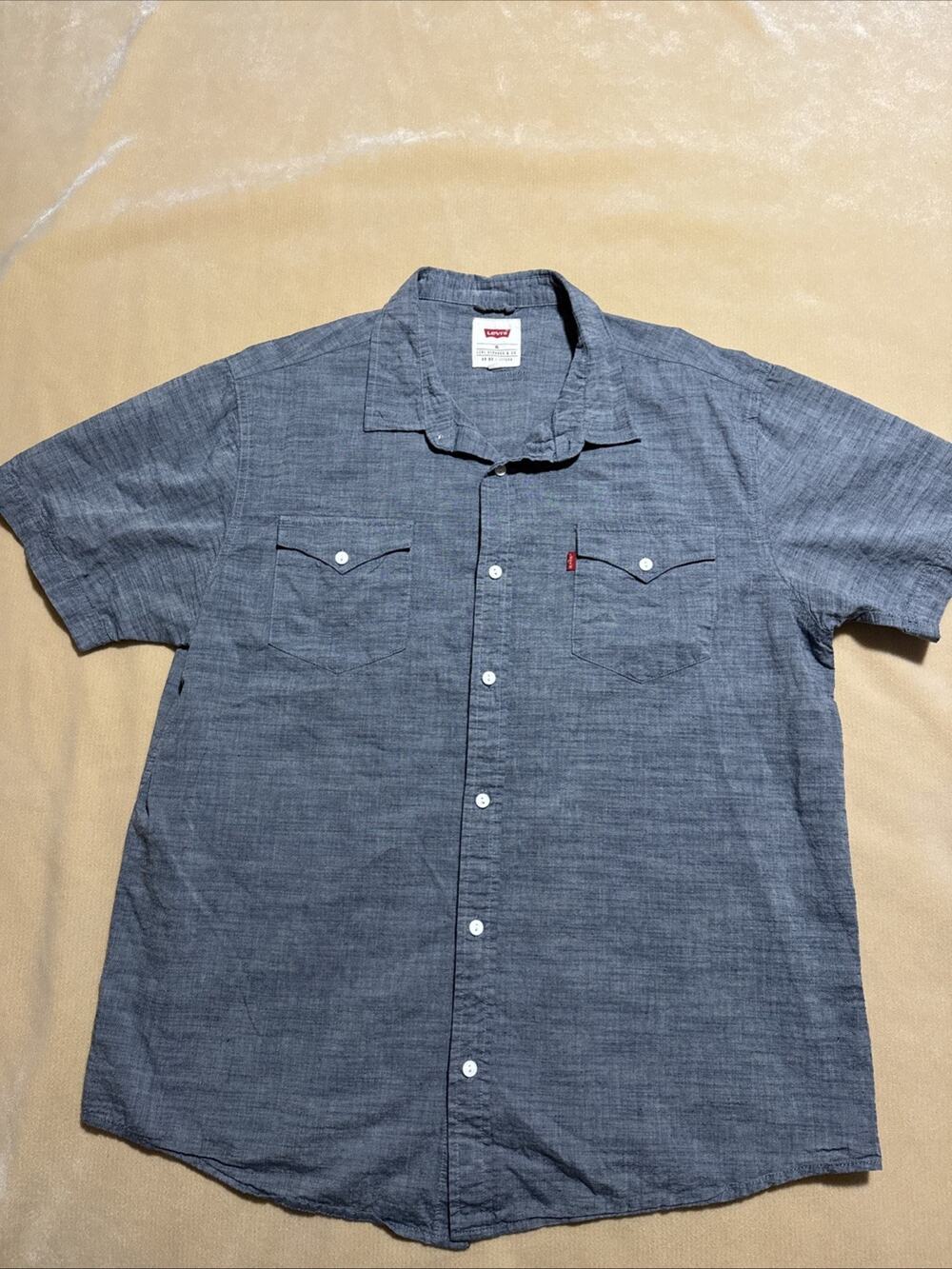 Levis Mens XL Blue Cotton Short Sleeve Button Down Shirt Dual Pocket Chambray